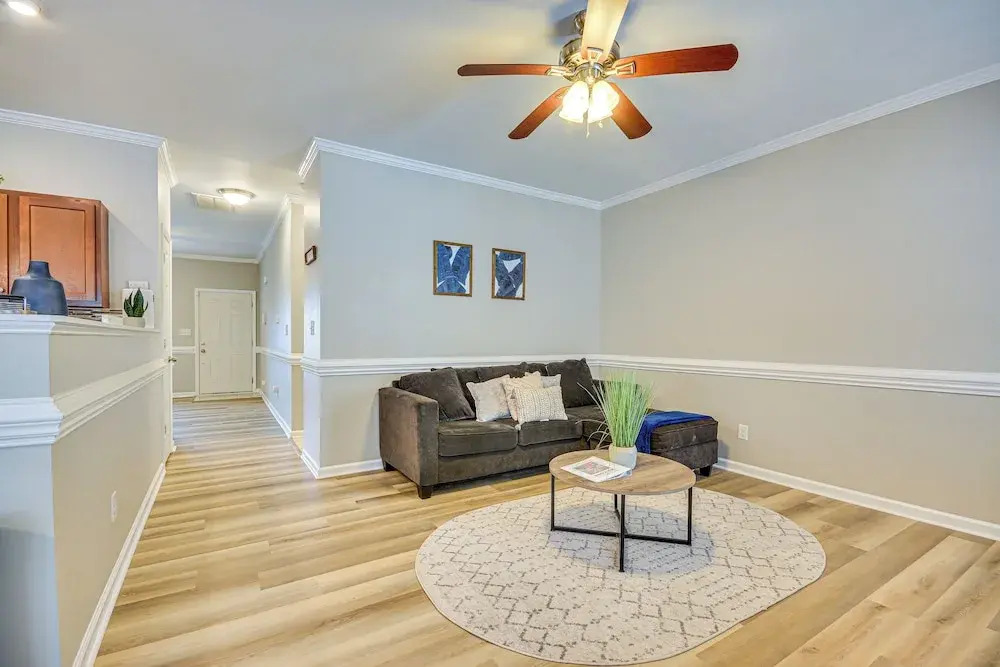 Charming Greensboro Townhouse With Back Patio!