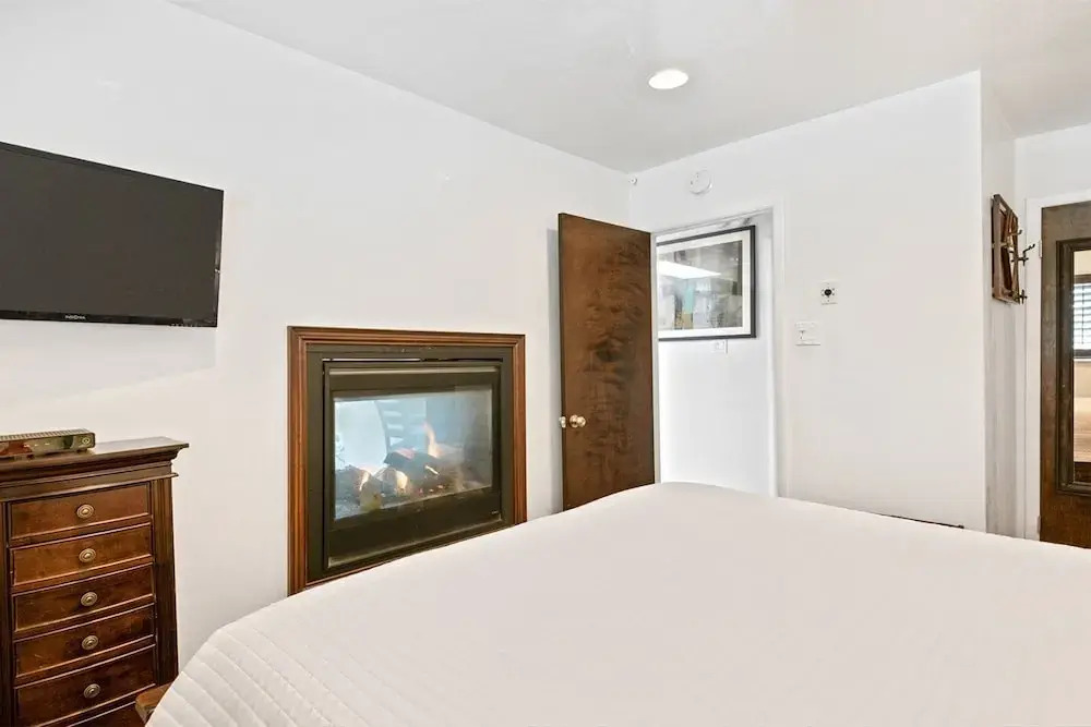 Milagro - Walk Anywhere In Santa Fe From This Beautiful Remodeled Apartment