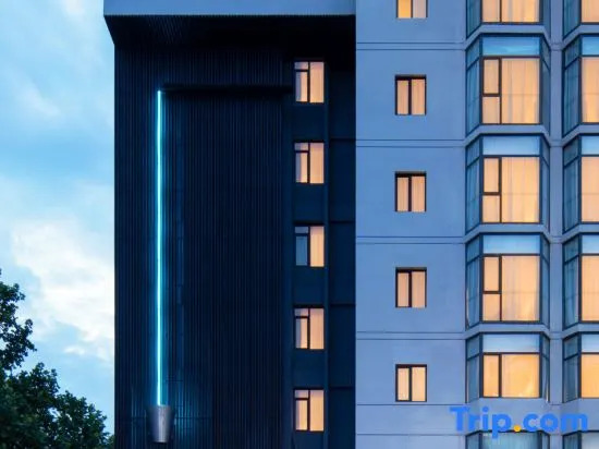 Jinan Old Commercial Port Jingsan Road Light Residence Hotel