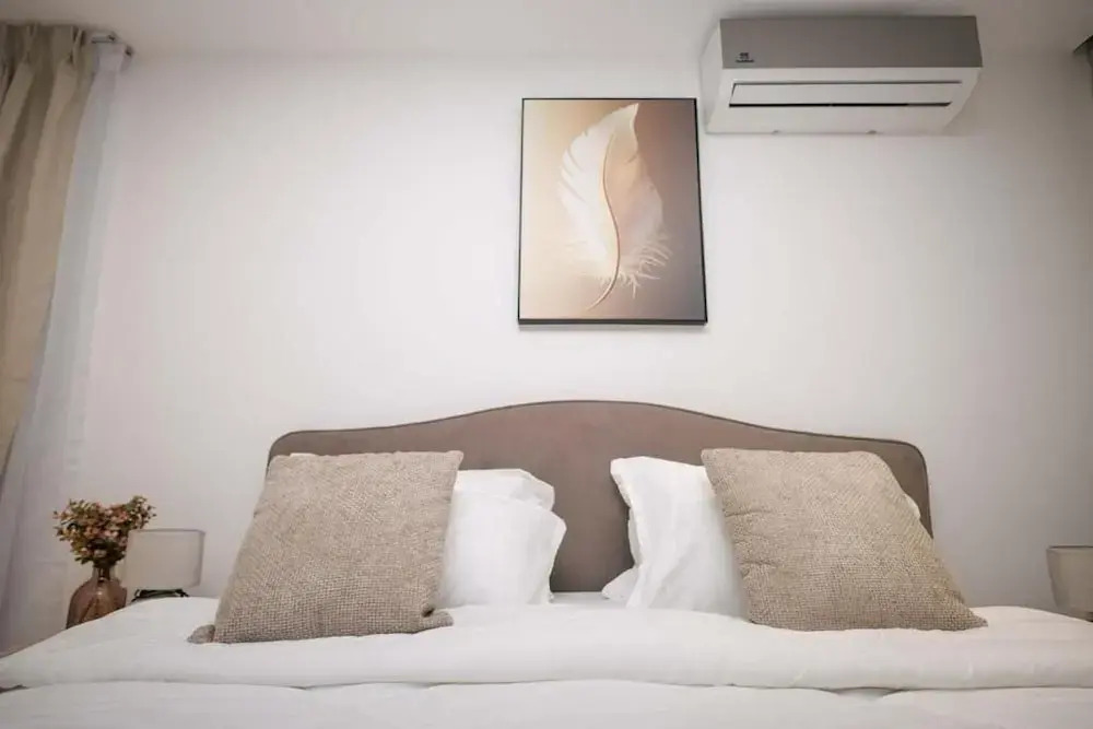 Luxury 3BR Alema Court-Airport Close