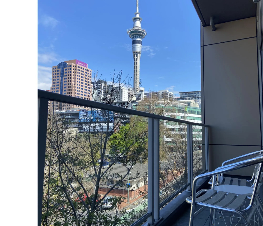 Luxury one bed in the heart of the CBD *FREE WIFI*
