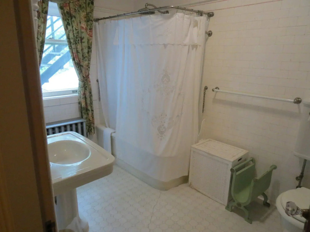 Silver Fountain Inn