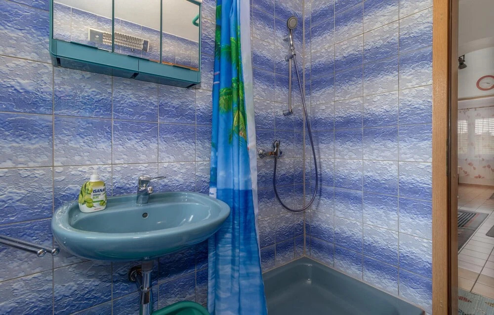 Beautiful Apartment in Klenovica With Wifi and 2 Bedrooms