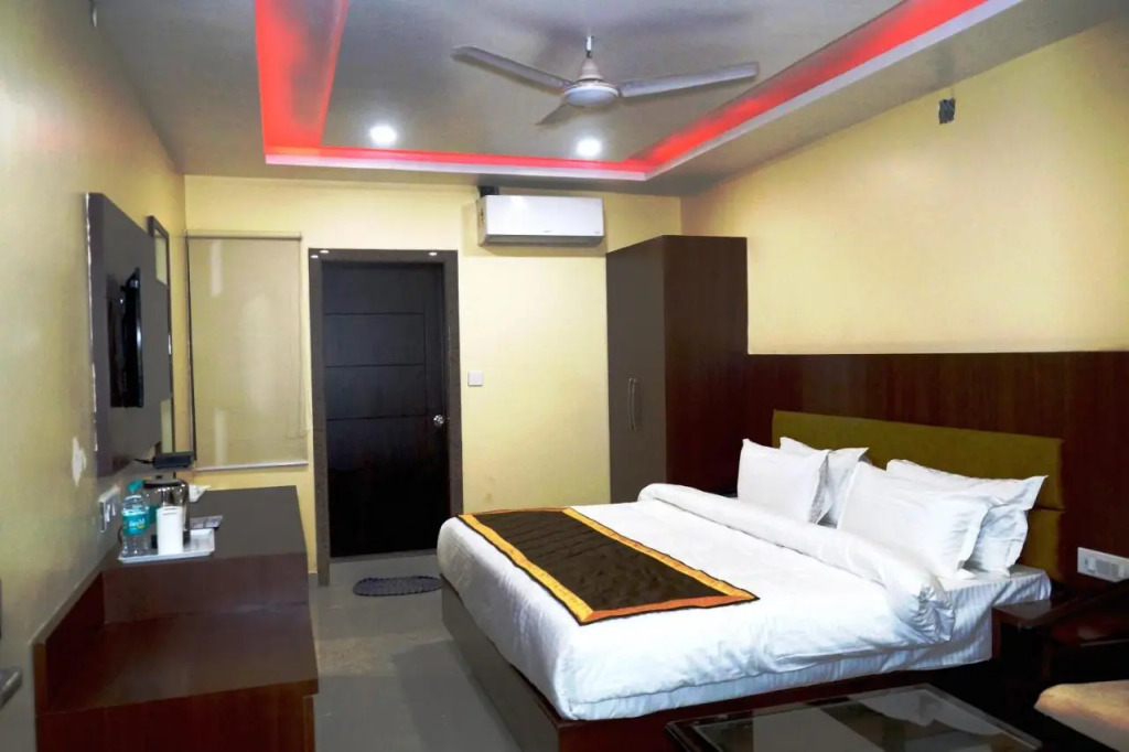 HOTEL SHIVOY GRAND