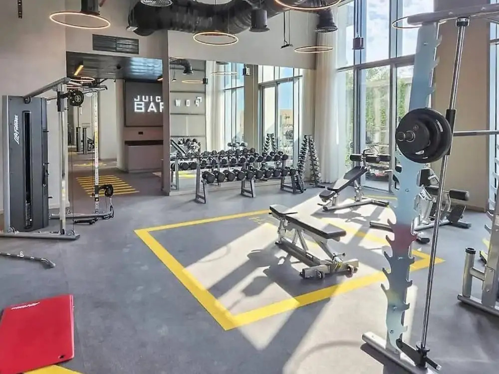 Aya - Outstanding 1BR Apartment With Amazing Creek Views