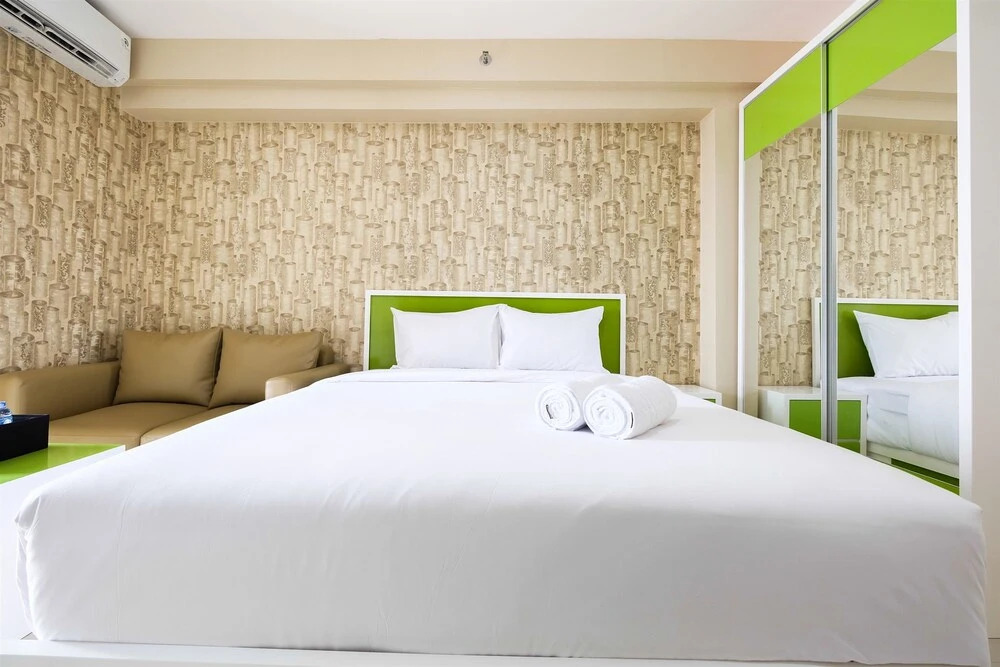 Modern and Minimalist Studio Bassura City Apartment