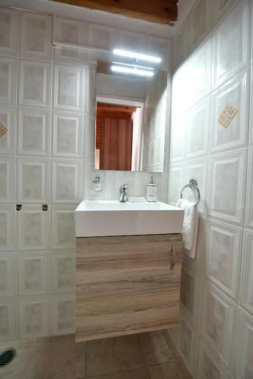 Arco I/ Downtown Rustic Apartment/4 min from port