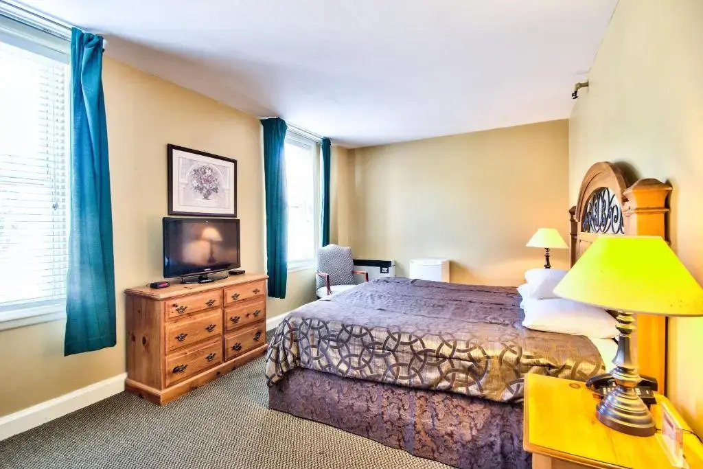 The Queen’s Cue, Stratford, A Tribute Portfolio Hotel