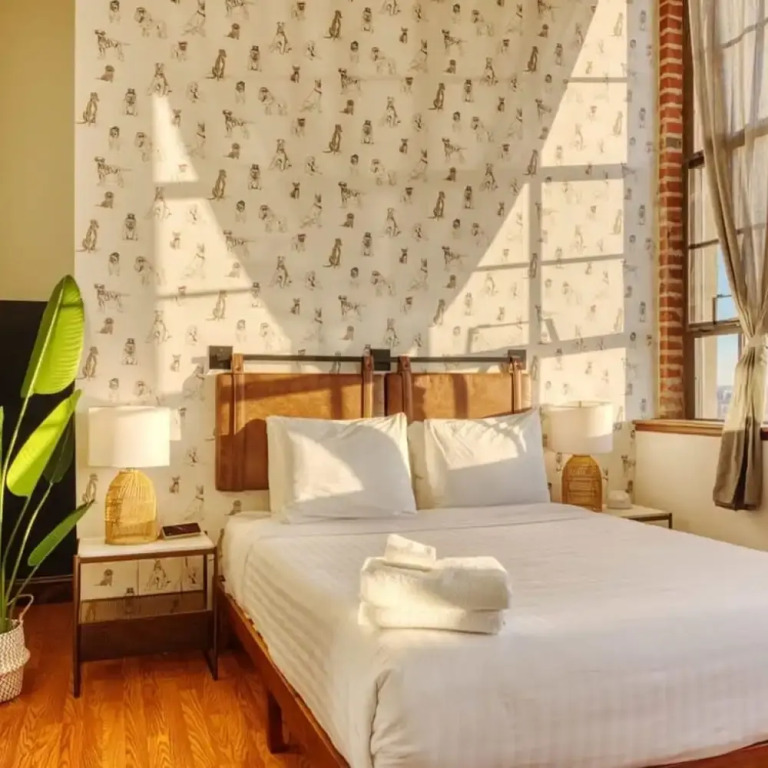 Sosuite 1BR Penthouse w W D Gym On-site Bar