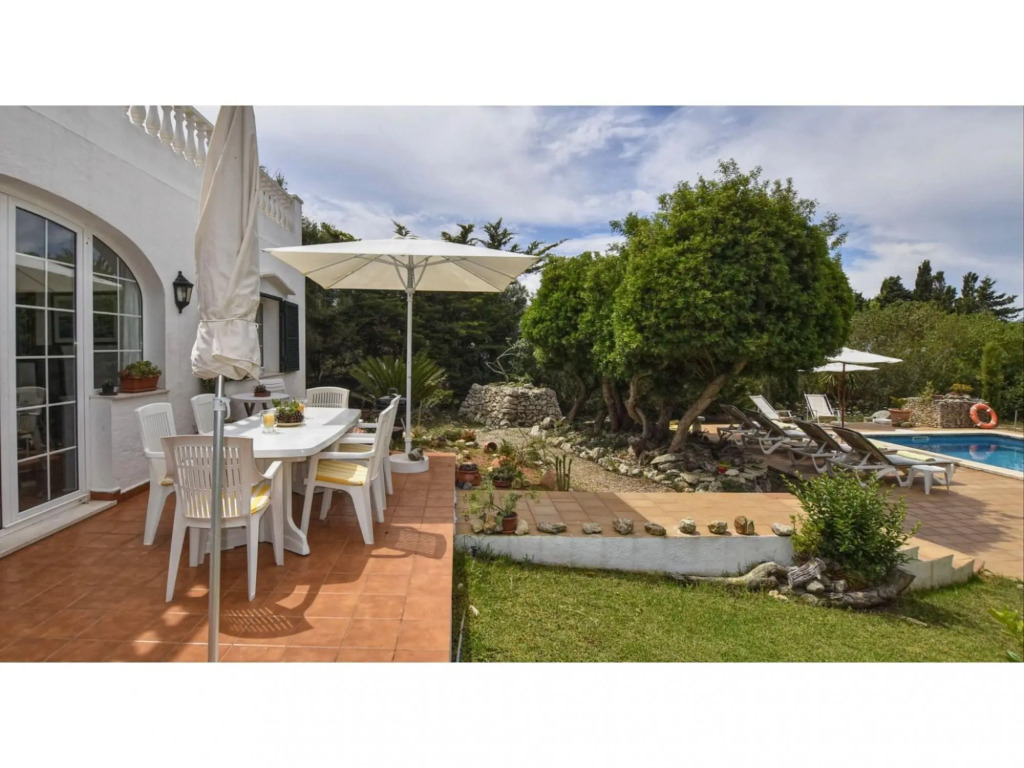 Villa with pool, garden and WIFI located 6 km from the sea in La Argentina