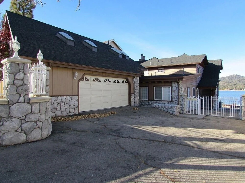 032 - Lakefront Village Escape - Big Bear Getaway
