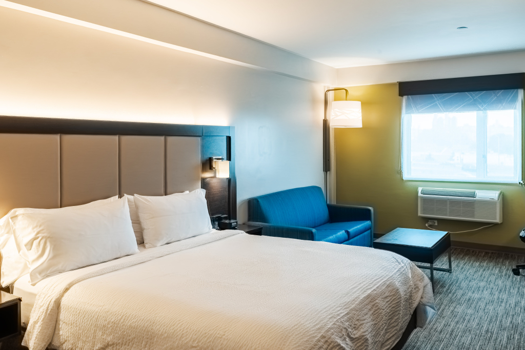 Holiday Inn Express Maspeth by IHG