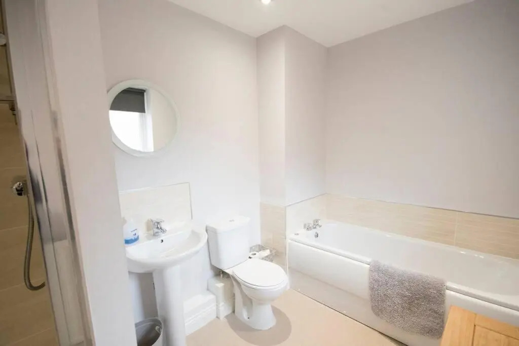 Entire Duplex apartment for up to 6 guests, free wifi