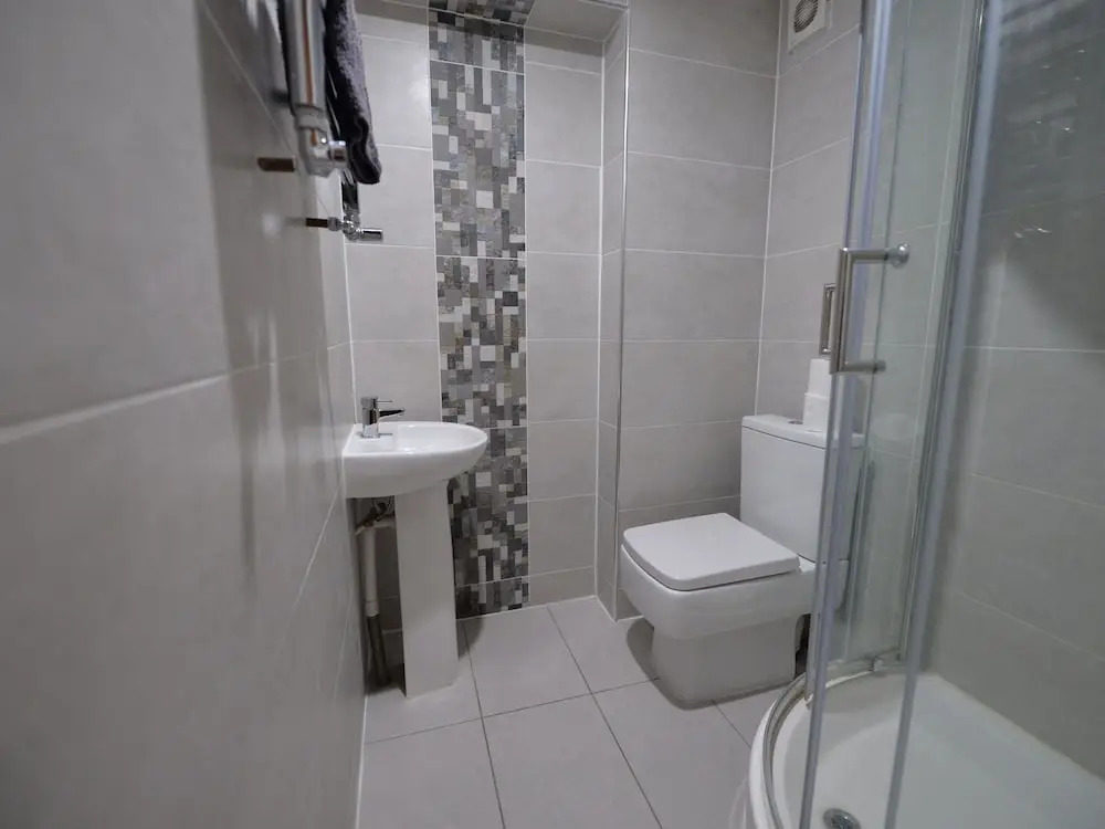 Enticing Holiday Home in Coventry With Garden