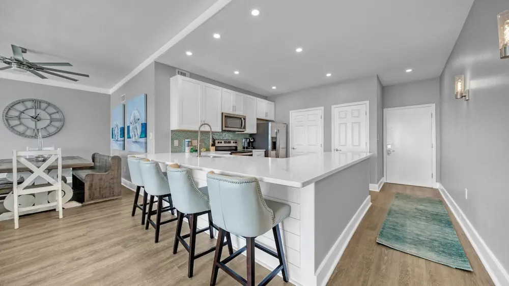 Shoreline Towers 2124