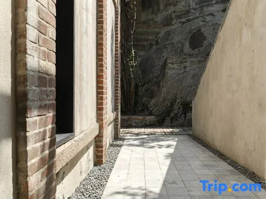 Shimo Youzou Riyue Yingyin Scenic Apartment (Gulangyu Sanqiutian Pier)