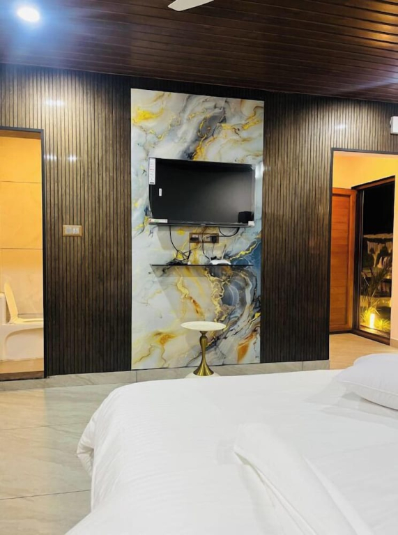 Shivani Sunset Bay Beach Resort