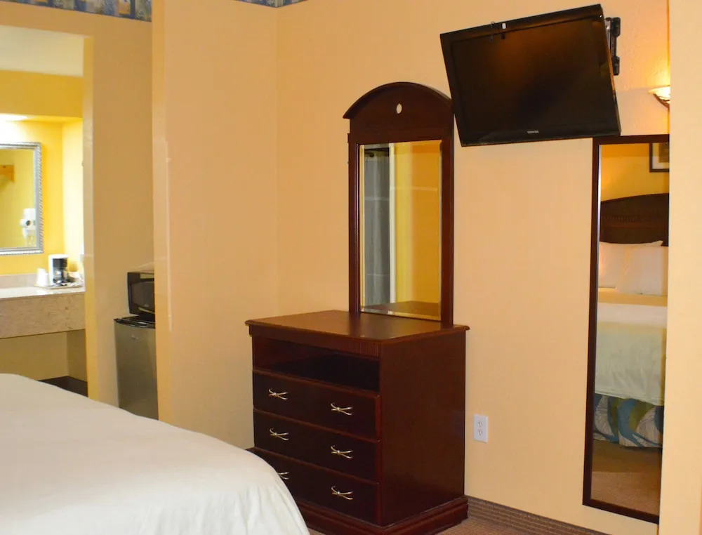 Magnolia Inn and Suites