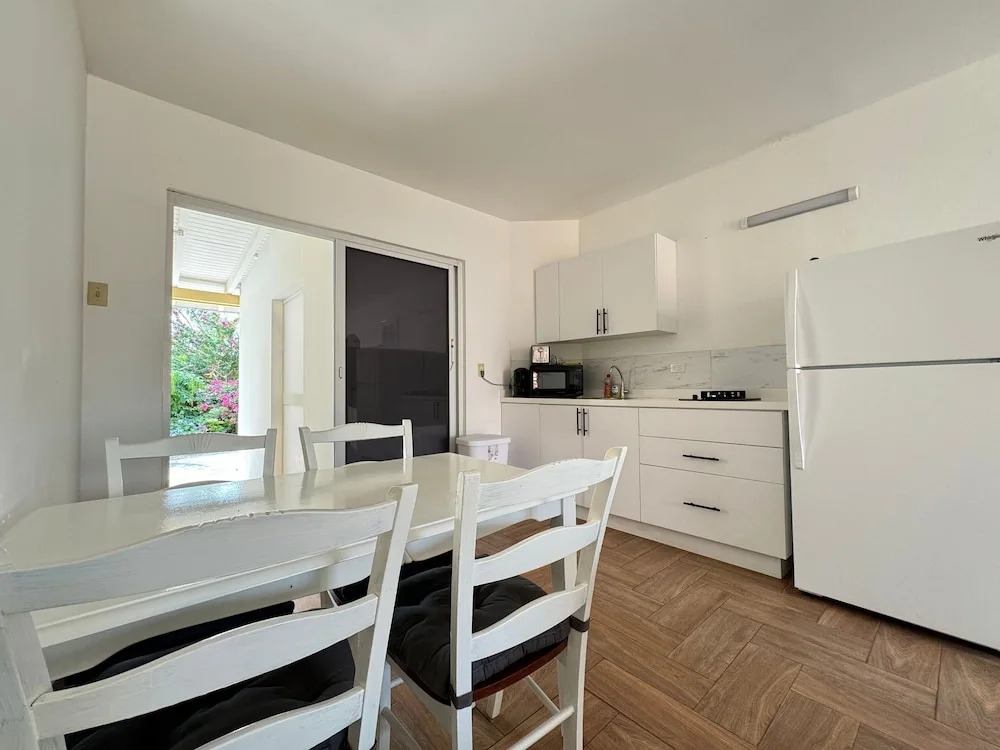 Casalina Garden 2 blocks to Palm Beach & Kitesurfing school