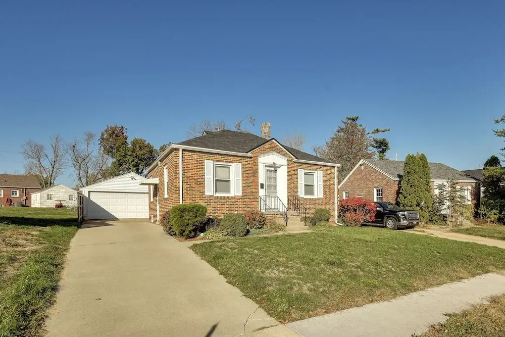 Quaint Cedar Rapids Home, 4 Mi to Downtown!