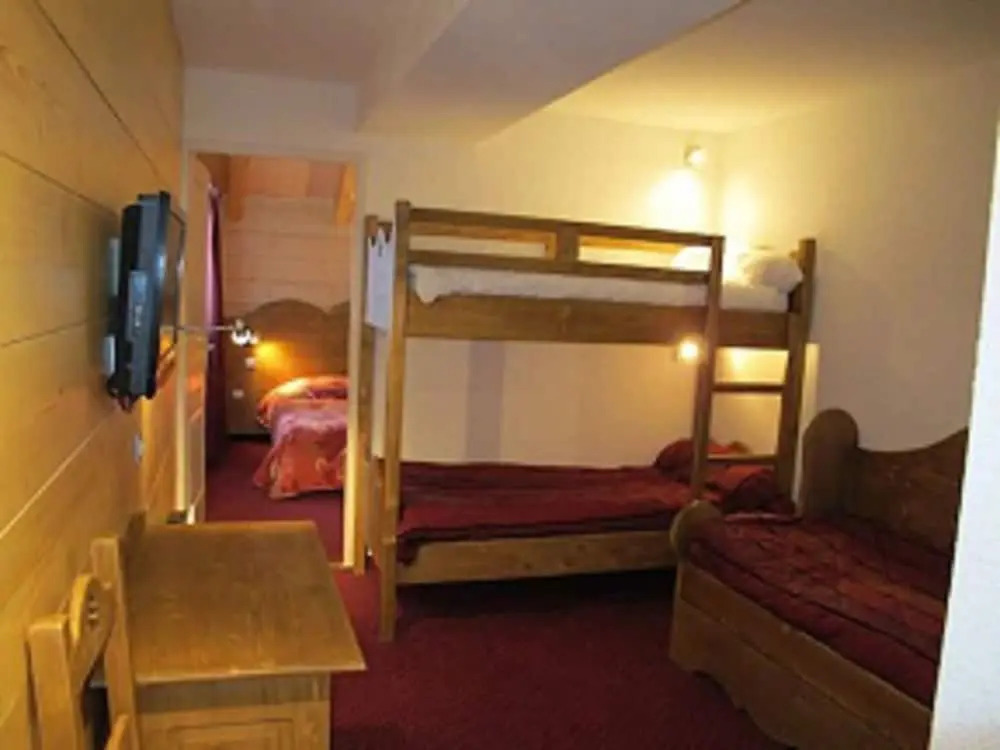 Agudes Hotel