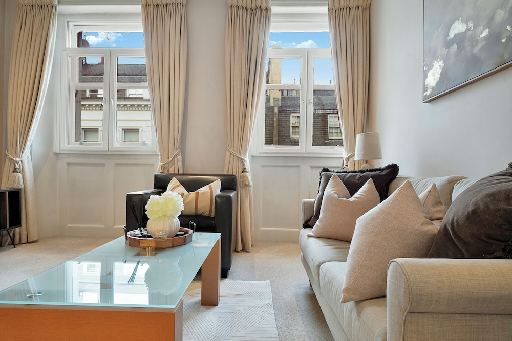 Hertford Flat 13