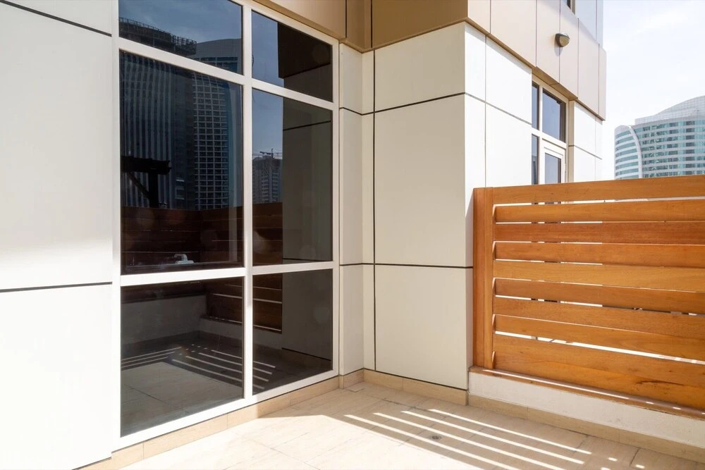 Impressive 2BR Loft W/ Study In Downtown Dubai