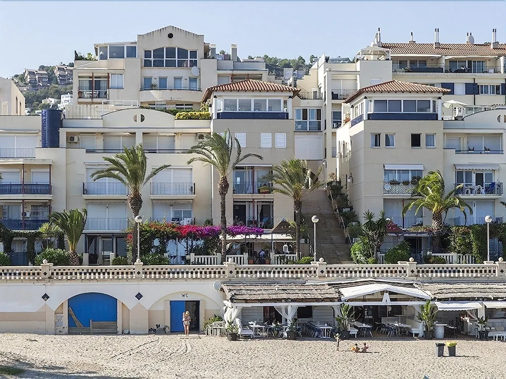 Apartment by the Sea
