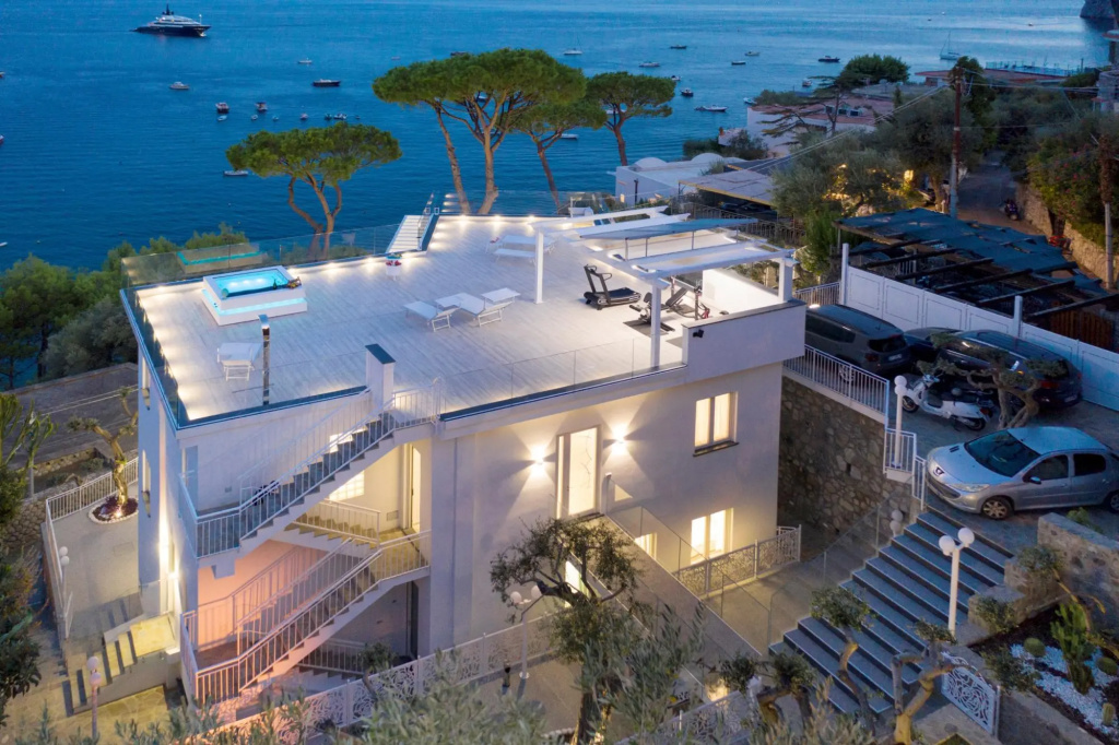 AMORE RENTALS - Villa Iside