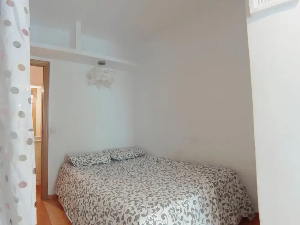 Estudio Exterior con A/C, WiFi y Vistas a Sagasta, Glorieta Bilbao SAG1C