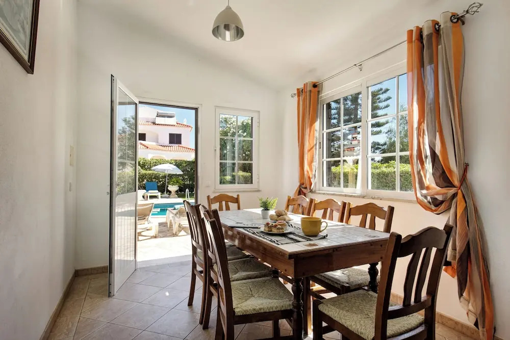 A Fantastic Place for Families, Hilton Hotel are and close to amenities