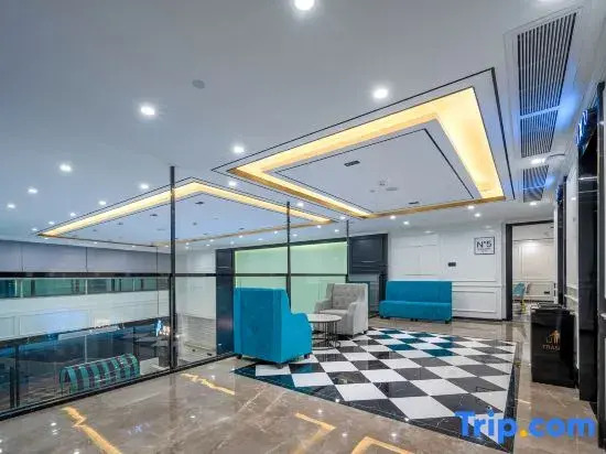 Xana Hotelle Hotel (Guangzhou Wanda Plaza Feixiang Park Subway Station)