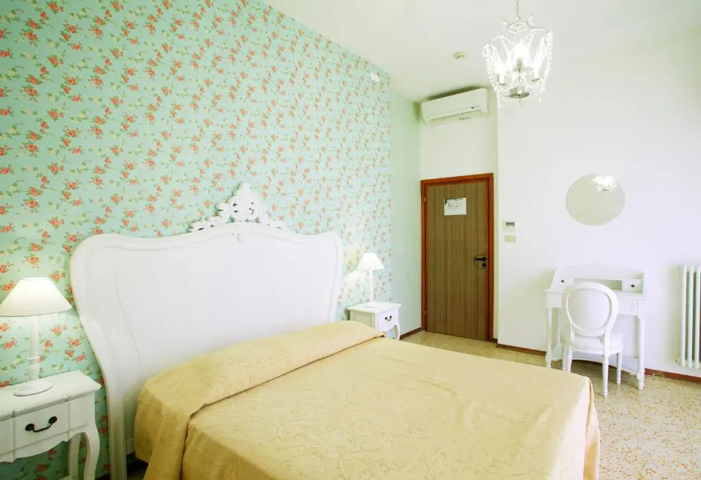 Hotel Holiday Park