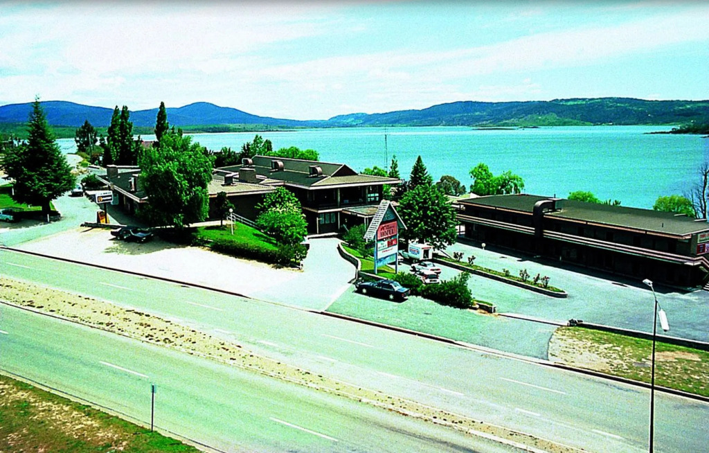 Lake Jindabyne Hotel