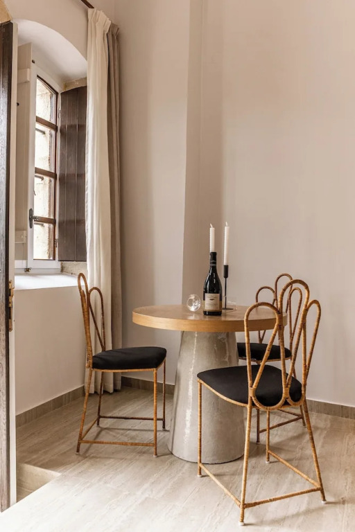 Lithinon Suites & Studios Blue