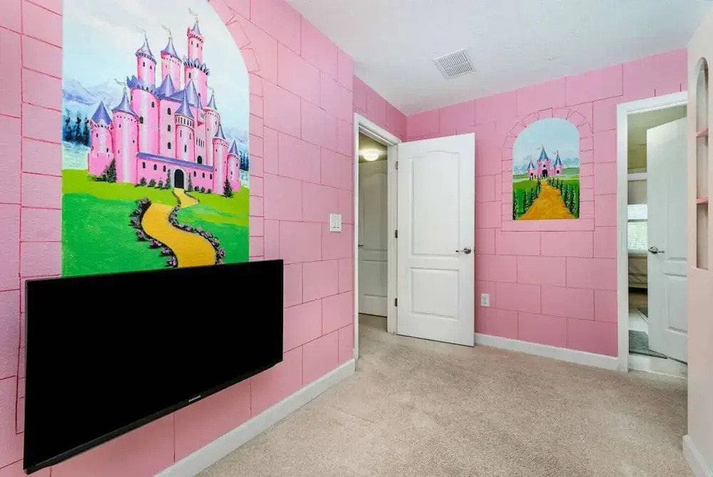 1426 Wexford WAY Davenport, 8bed