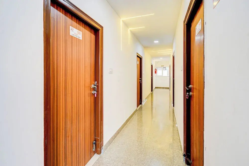 FabHotel R3 Atmos - Near Hitech Exibition Centre, Hitech City