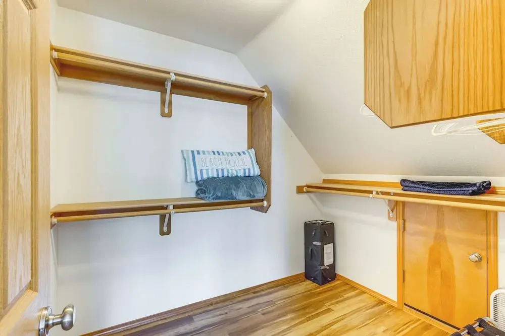 Half Mi to Beach: Rockaway Beach Home w/ Grill!
