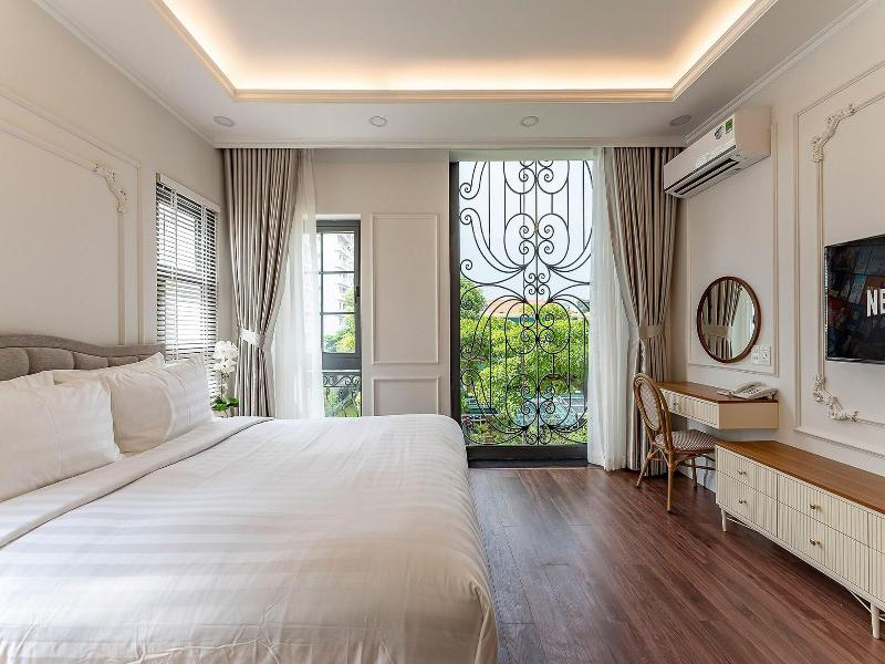 Golden Sun Apartment & Hotel