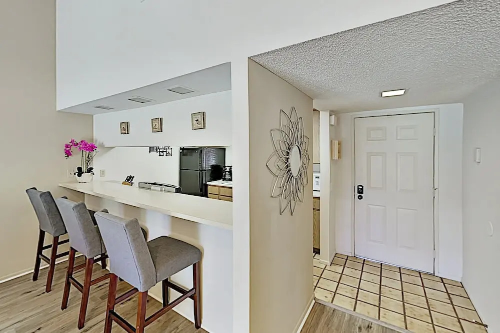 Palm Desert Resort Cc Gated 2br/1.5ba   Comm Pool/ Jac 2 Bedroom Condo