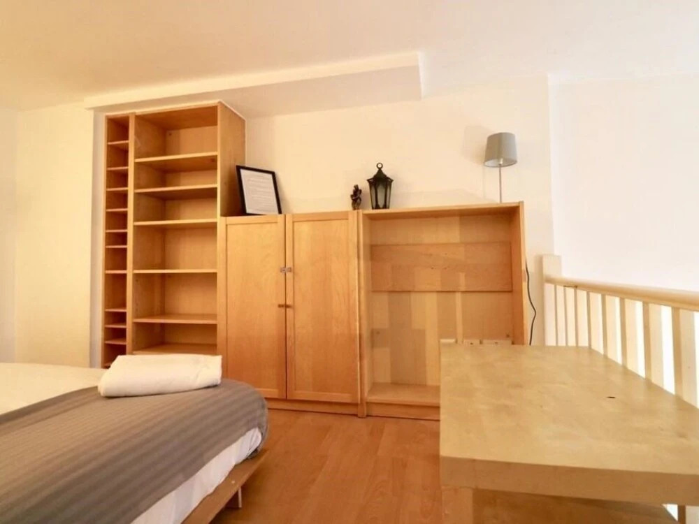 HFS Studio Next To Hydepark L16