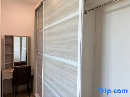 Jeff & Ricky Homestay@156 Tropic City View Condo
