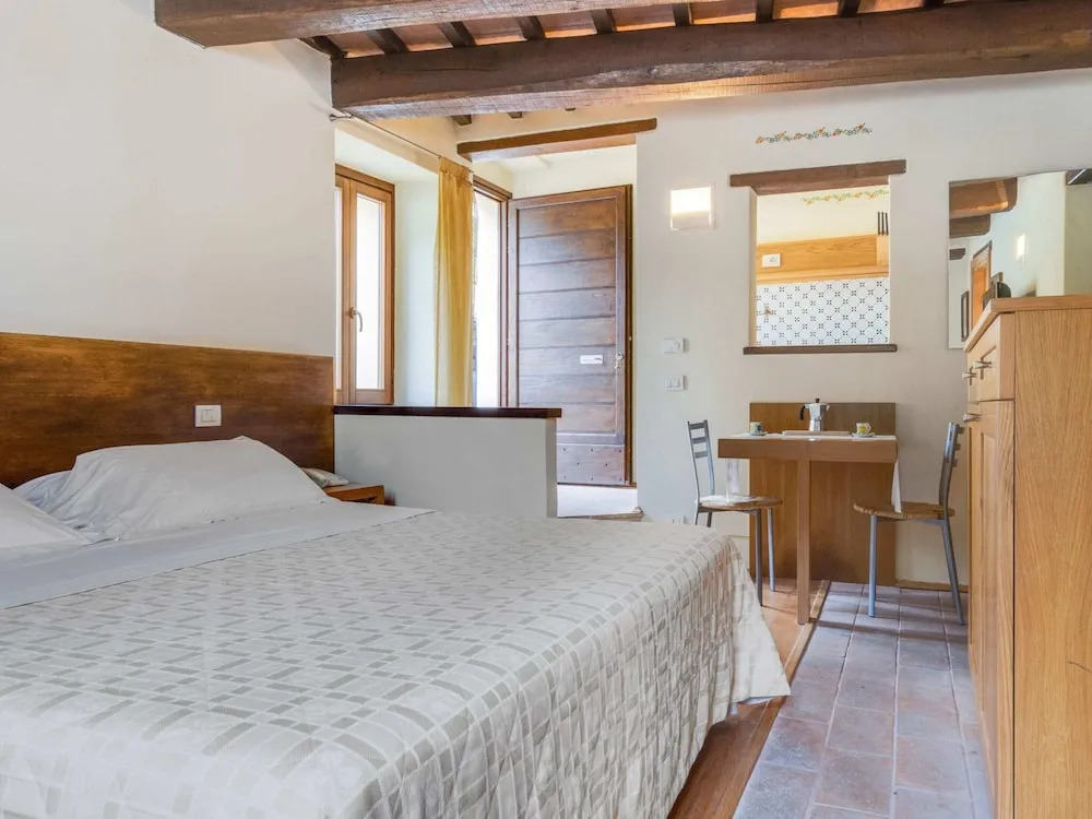 Apartment in Umbria with Pool & Nature Views