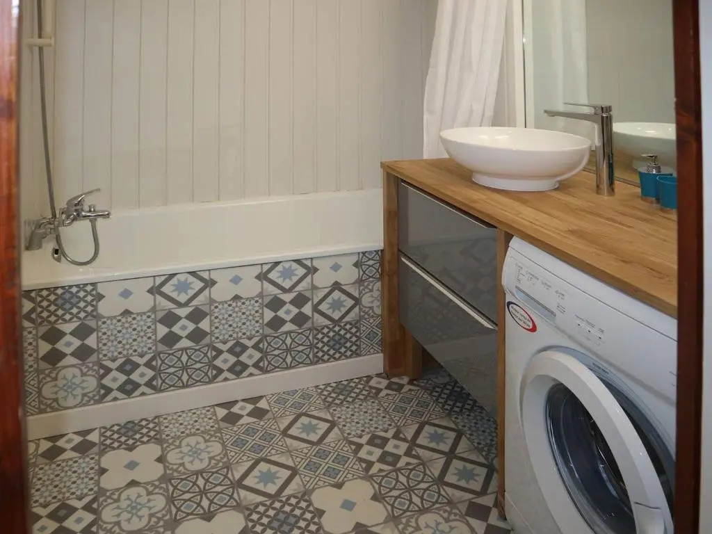 Appartement confort 2P, 6 pers, cœur de station, accès direct pistes, cheminée, WiFi, TV, balcon ouest - FR-1-322-297