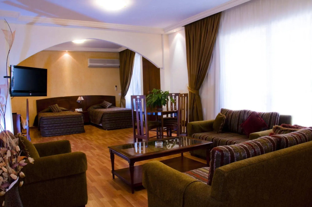 White House Suites