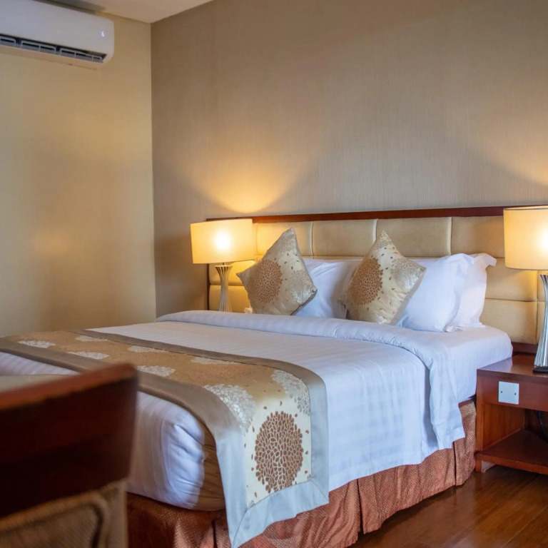 The Avenue Plaza Hotel