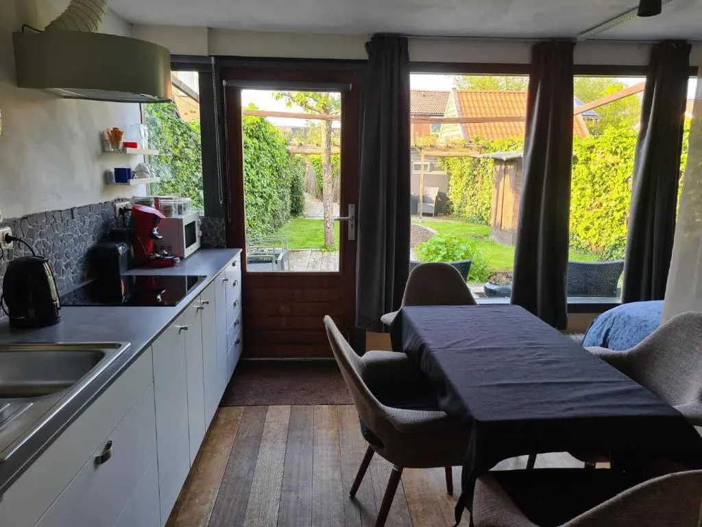 Bed and breakfast 28