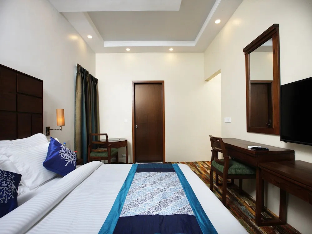 OYO 13302 Hotel Ashvattha