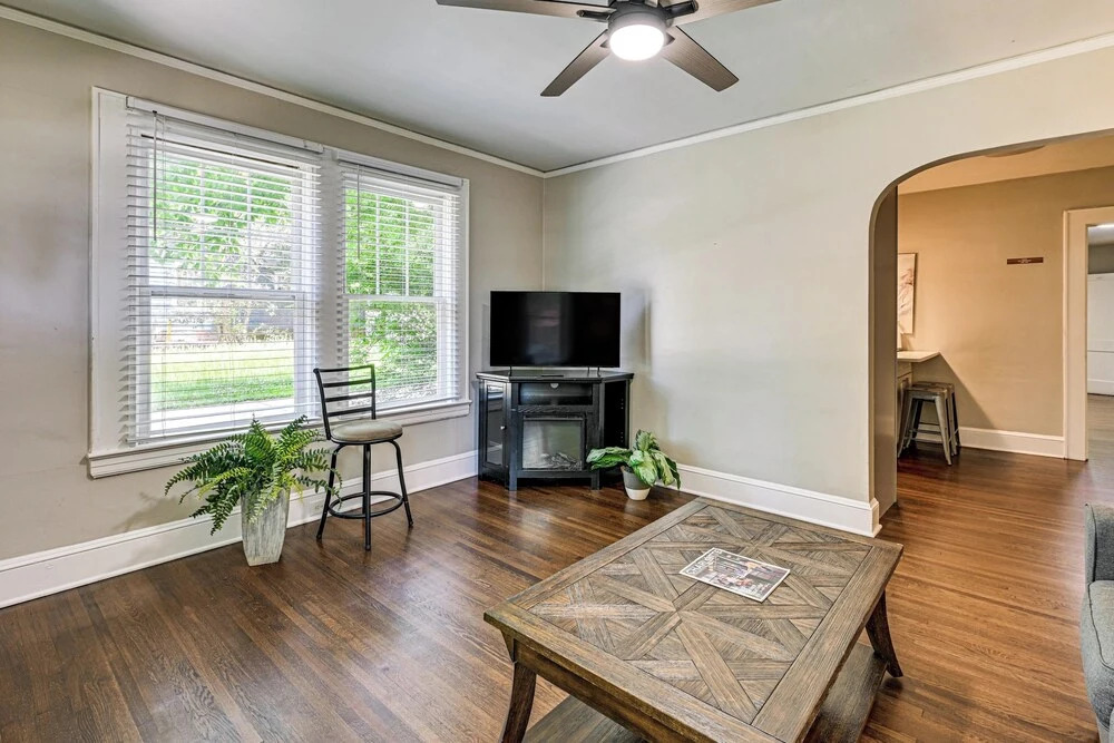 Easy Access to Uptown & Sports! Charlotte Duplex