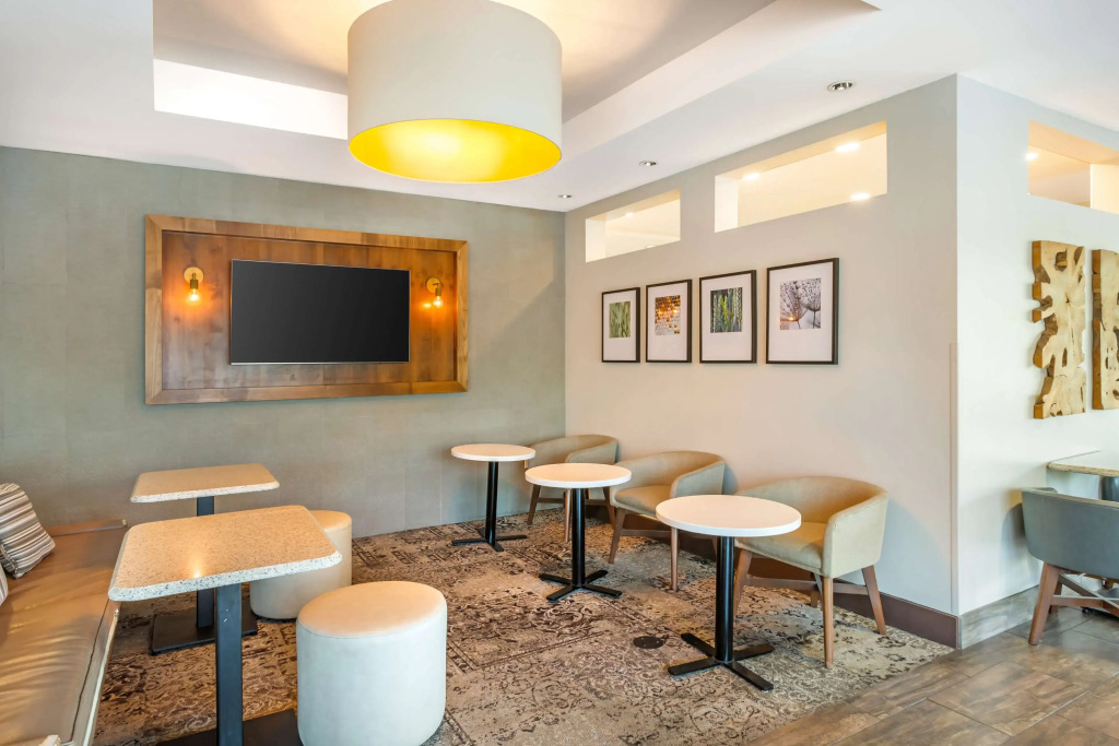 Best Western Plus Cotton Tree Inn